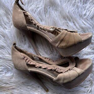 Steve Madden 💫heels nude 💫size 9 M